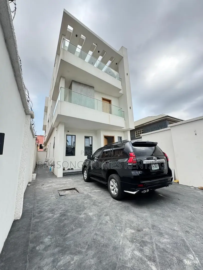 5bdrm Duplex in Lekki Phase 1 for rent