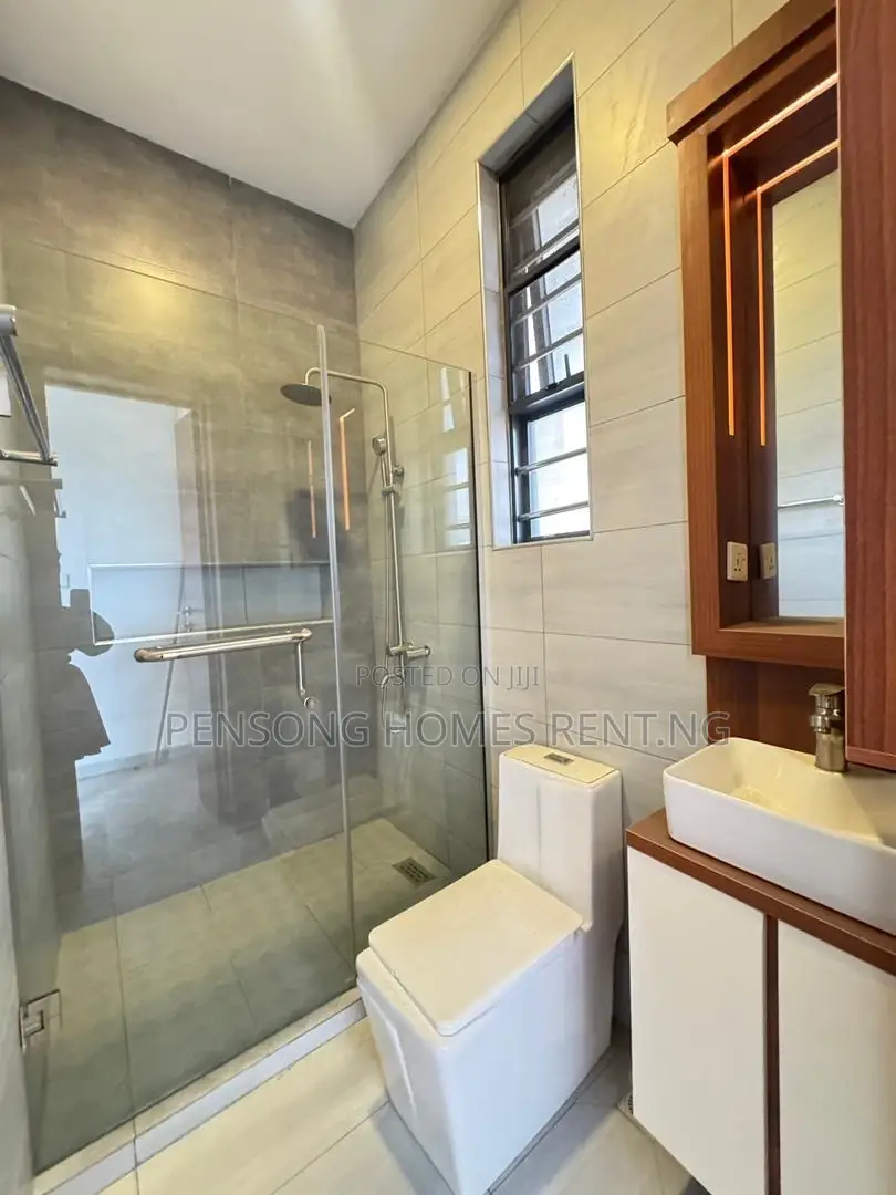 5bdrm Duplex in Lekki Phase 1 for rent