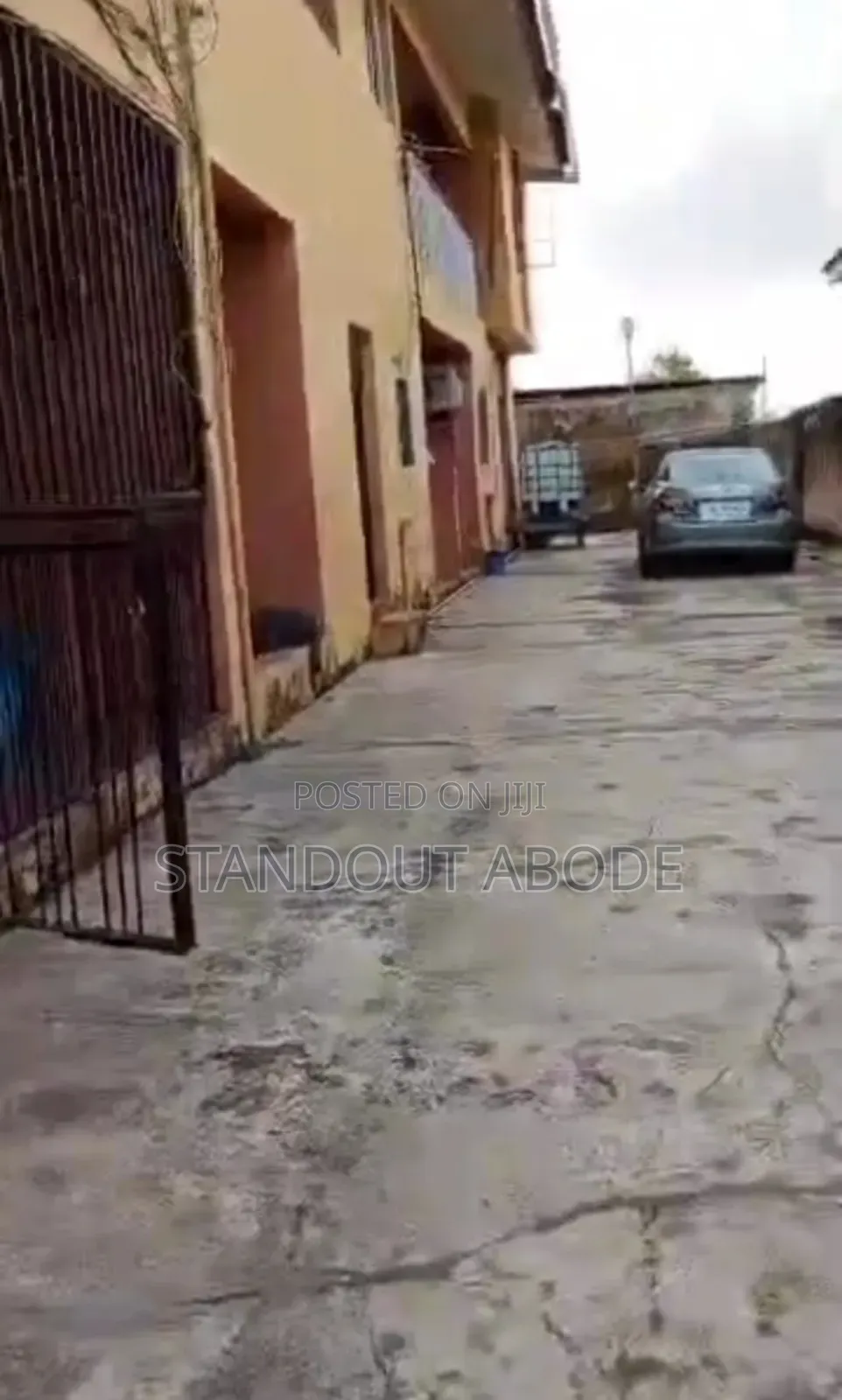 3bdrm Block of Flats in Idimu for sale
