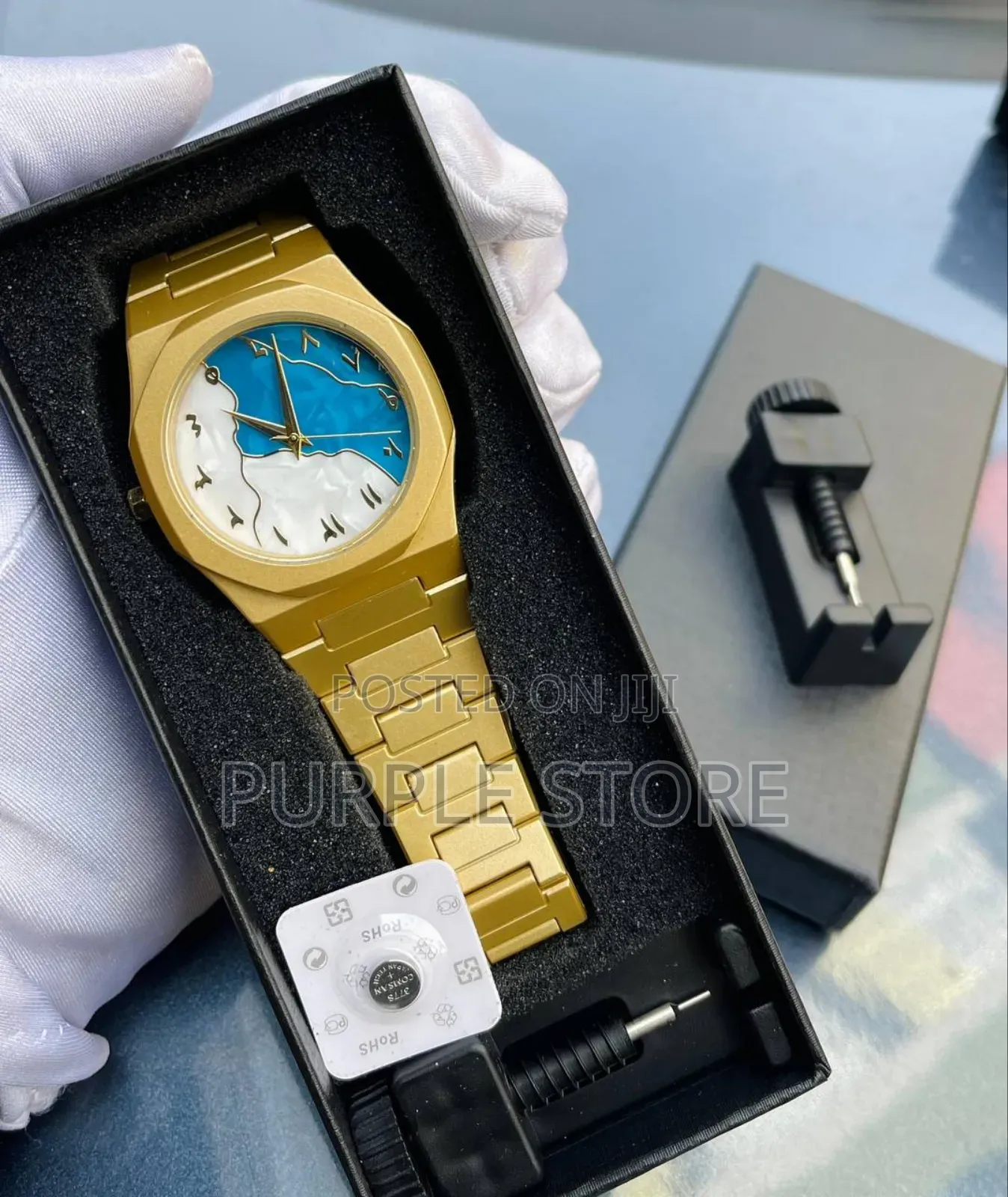 Beautiful Design Watch in Gold, Silver and Black