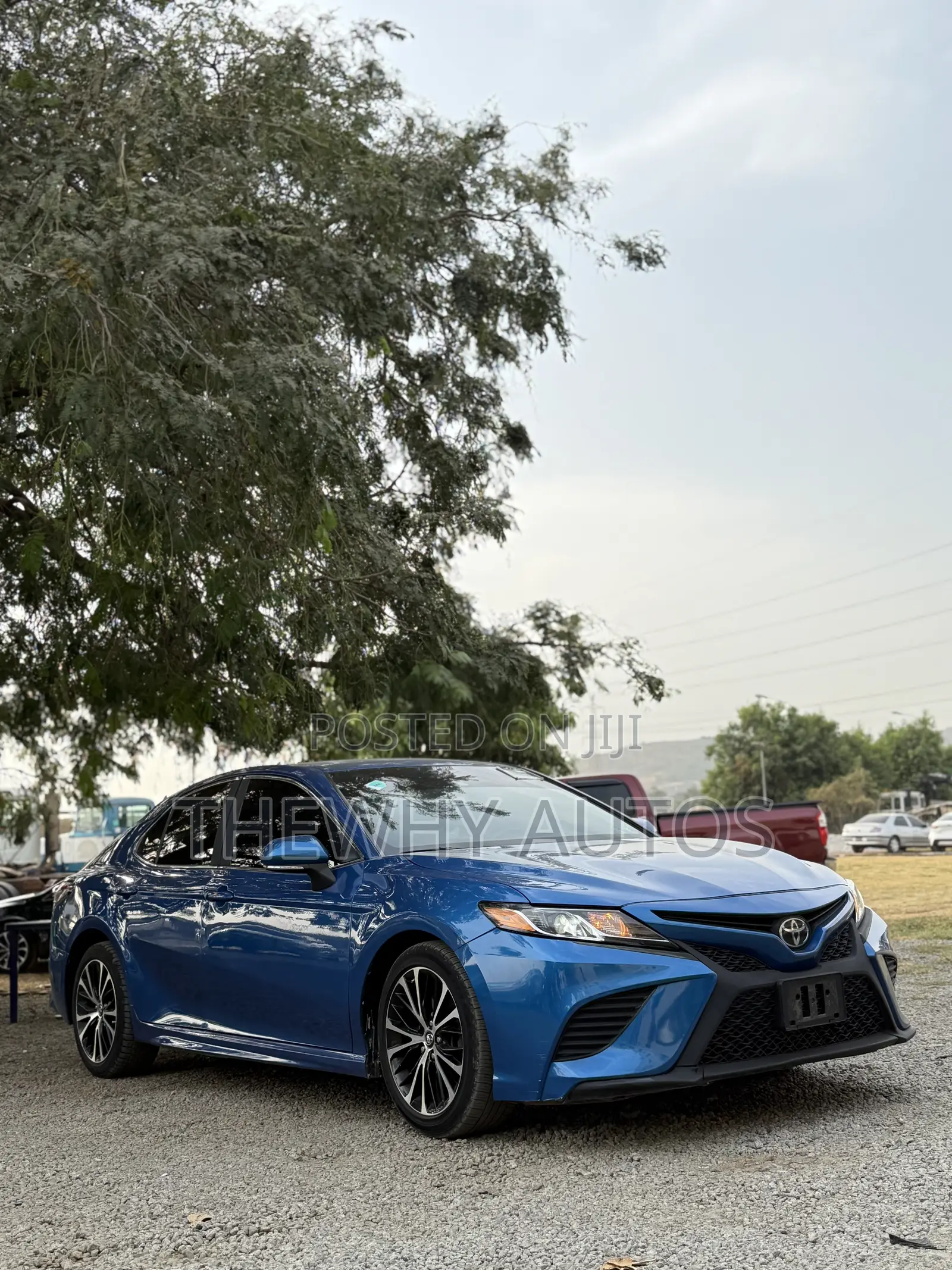 Toyota Camry SE FWD (2.5L 4cyl 8AM) 2018 Blue