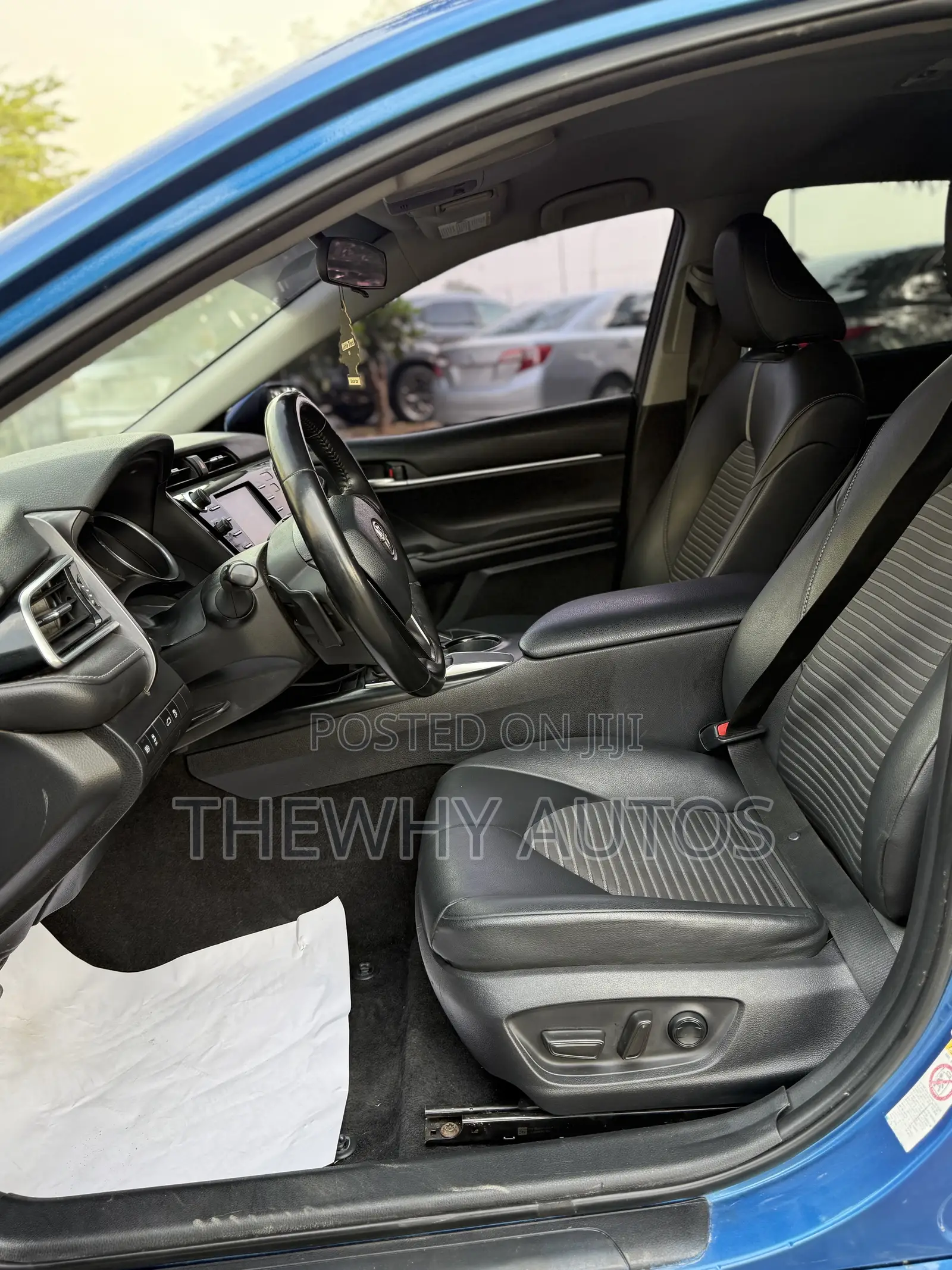 Toyota Camry SE FWD (2.5L 4cyl 8AM) 2018 Blue