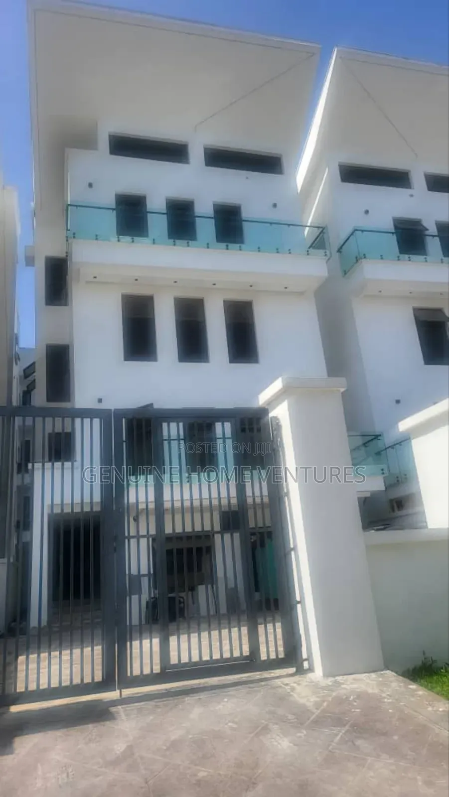 5bdrm Duplex in Banana Island for sale