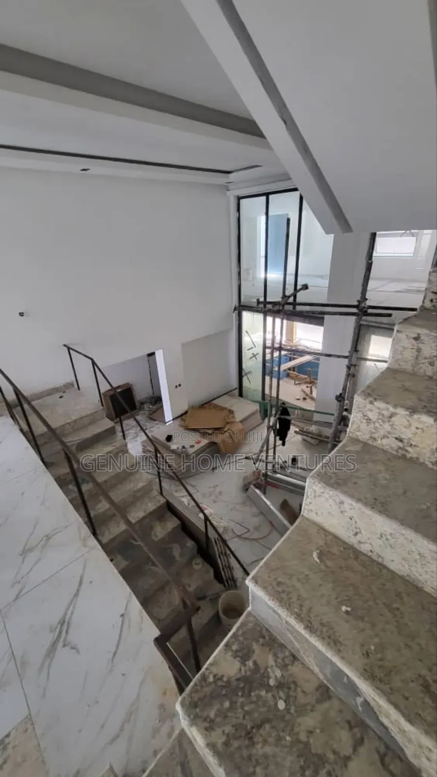 5bdrm Duplex in Banana Island for sale
