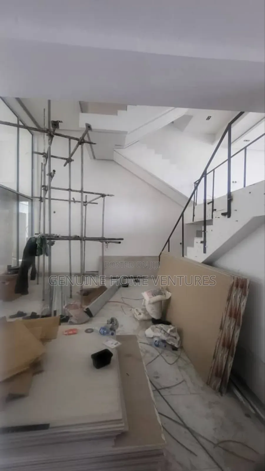 5bdrm Duplex in Banana Island for sale