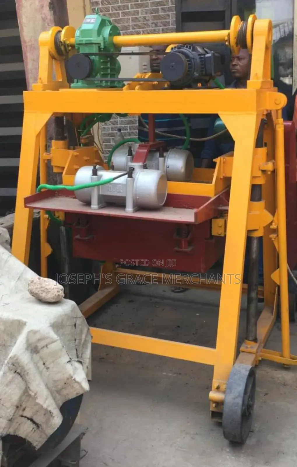 Automatic Electric Block Moulding Machine.
