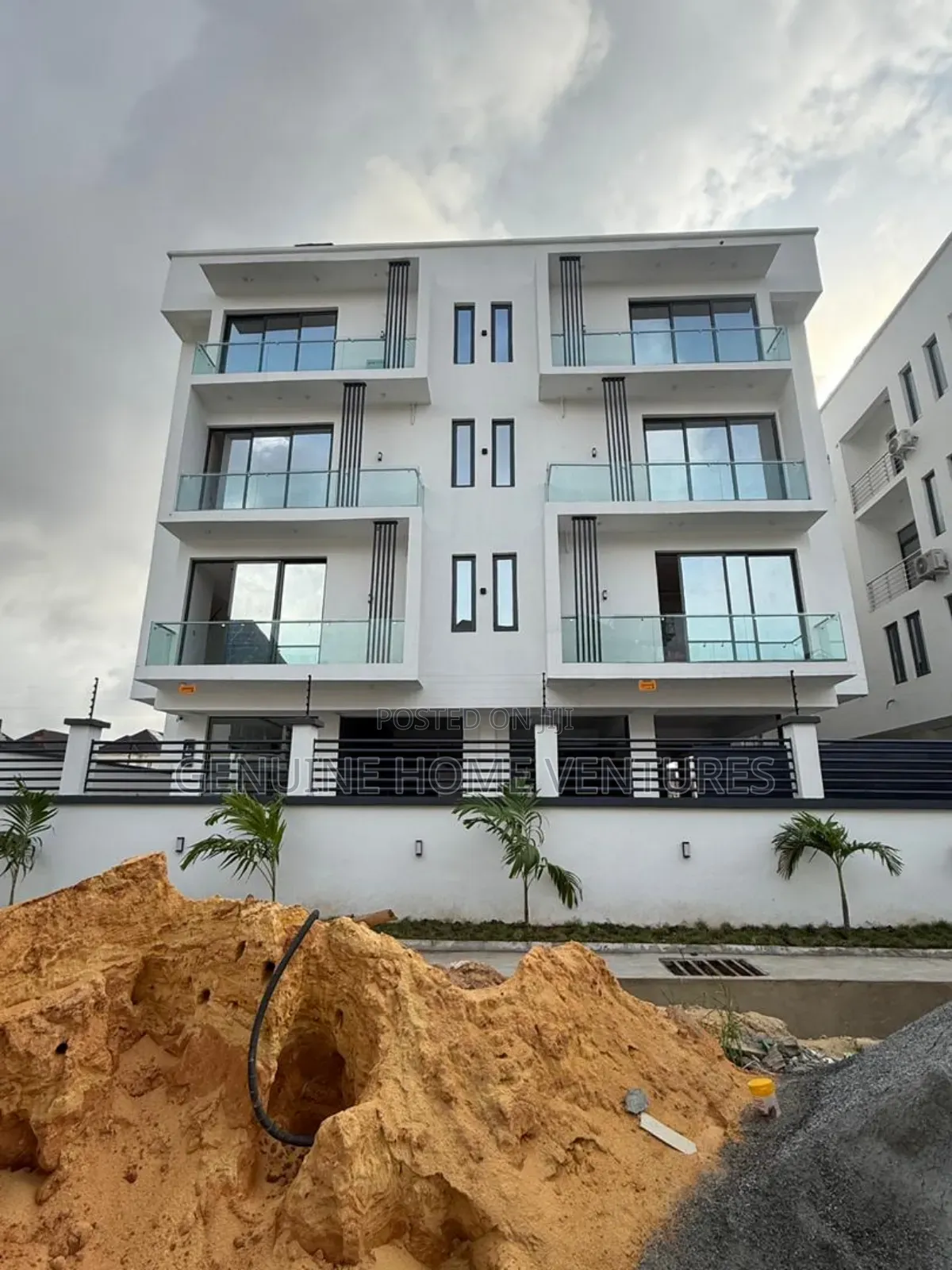 2bdrm Apartment in Lekki Phase One for sale