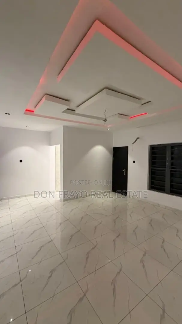 5bdrm Duplex in Carlton Gate Estate, Akobo for sale
