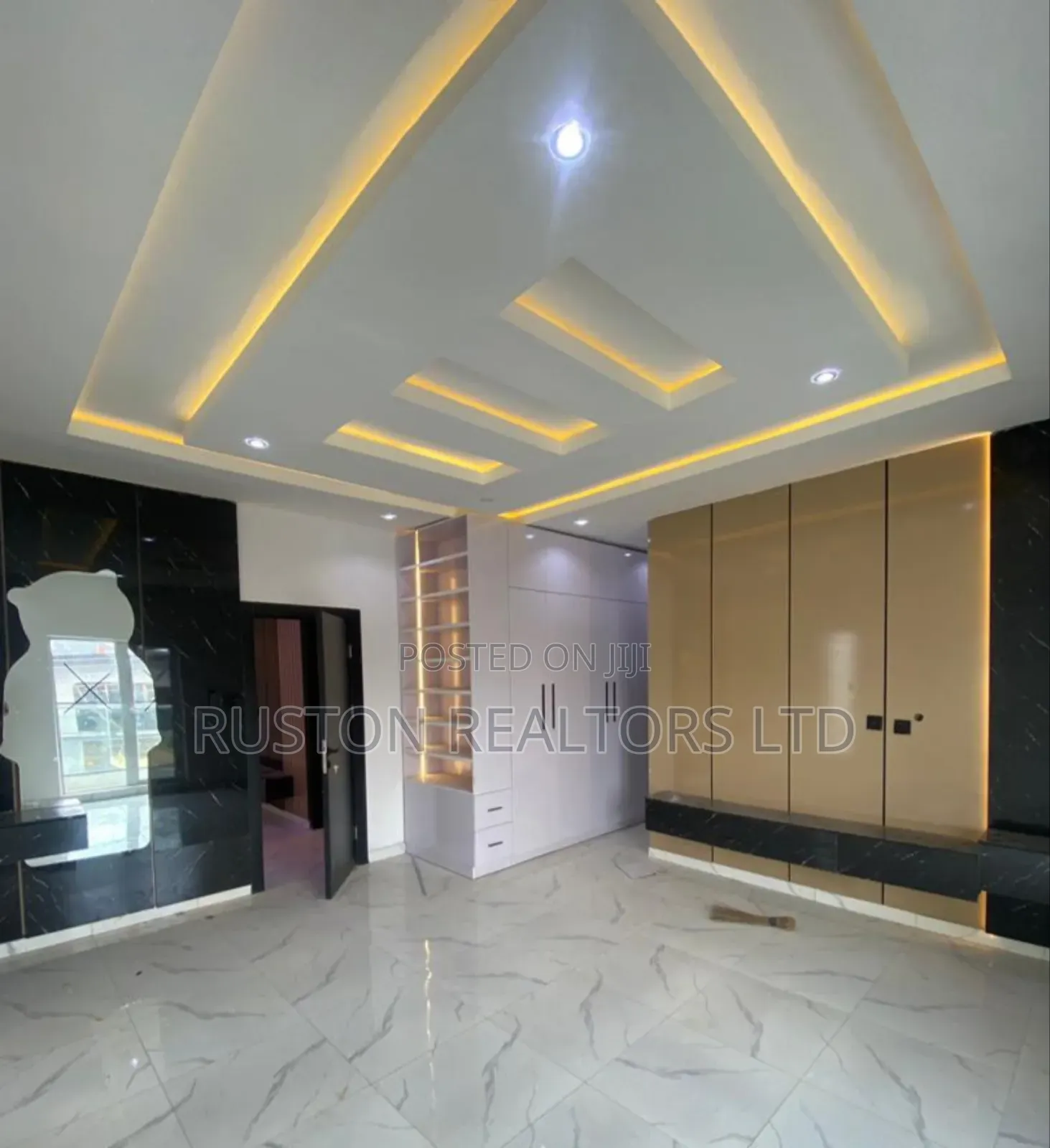 7bdrm Duplex in New Oko Oba for sale