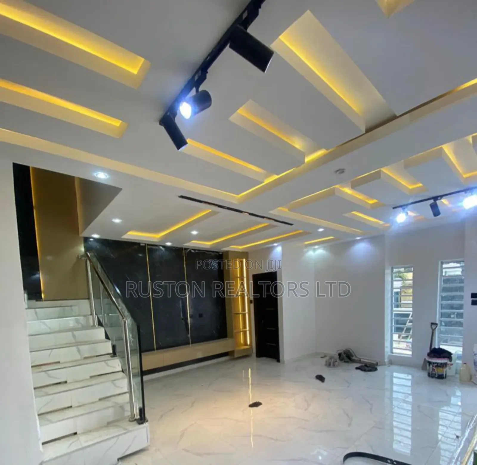 7bdrm Duplex in New Oko Oba for sale