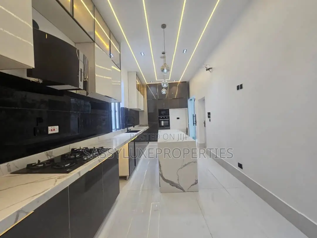 Furnished 4bdrm House in Sangotedo for sale