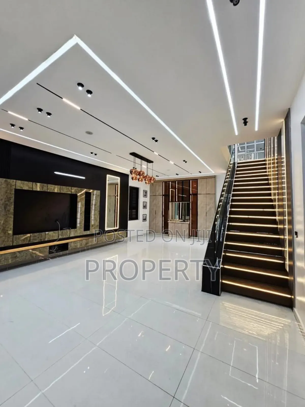 5bdrm Duplex in Ikota for sale