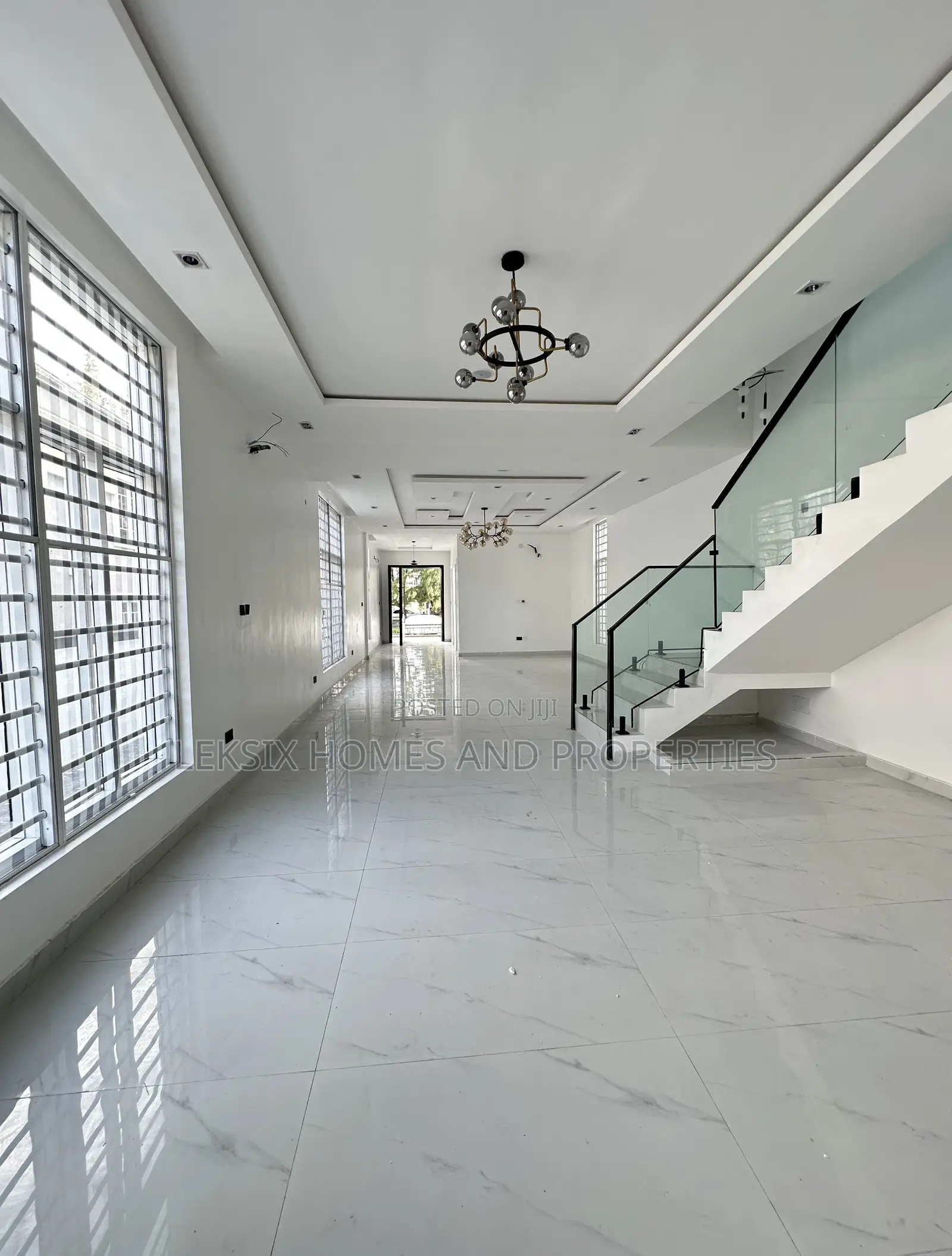 5bdrm Duplex in Well Secured And, Ikota for sale