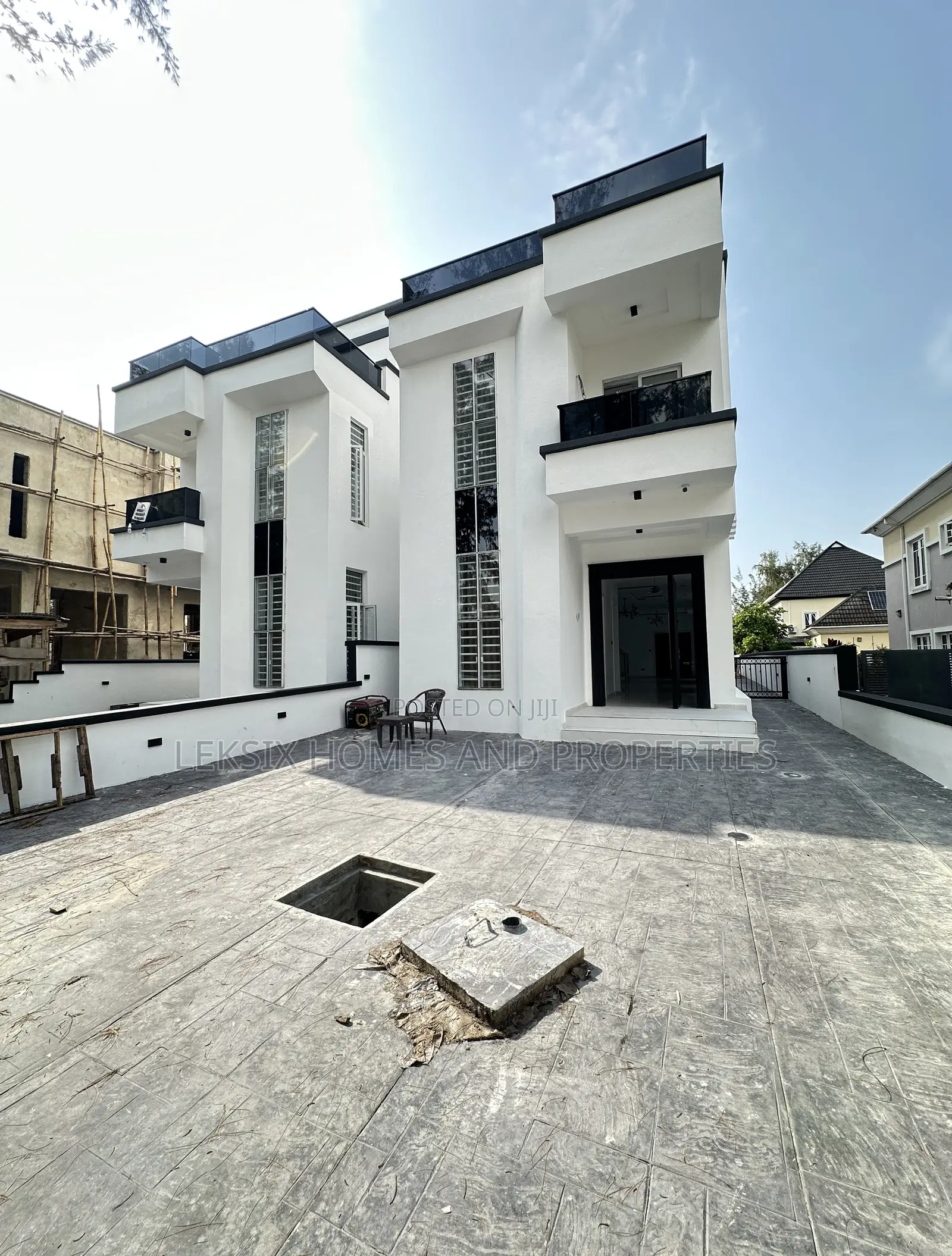 5bdrm Duplex in Well Secured And, Ikota for sale