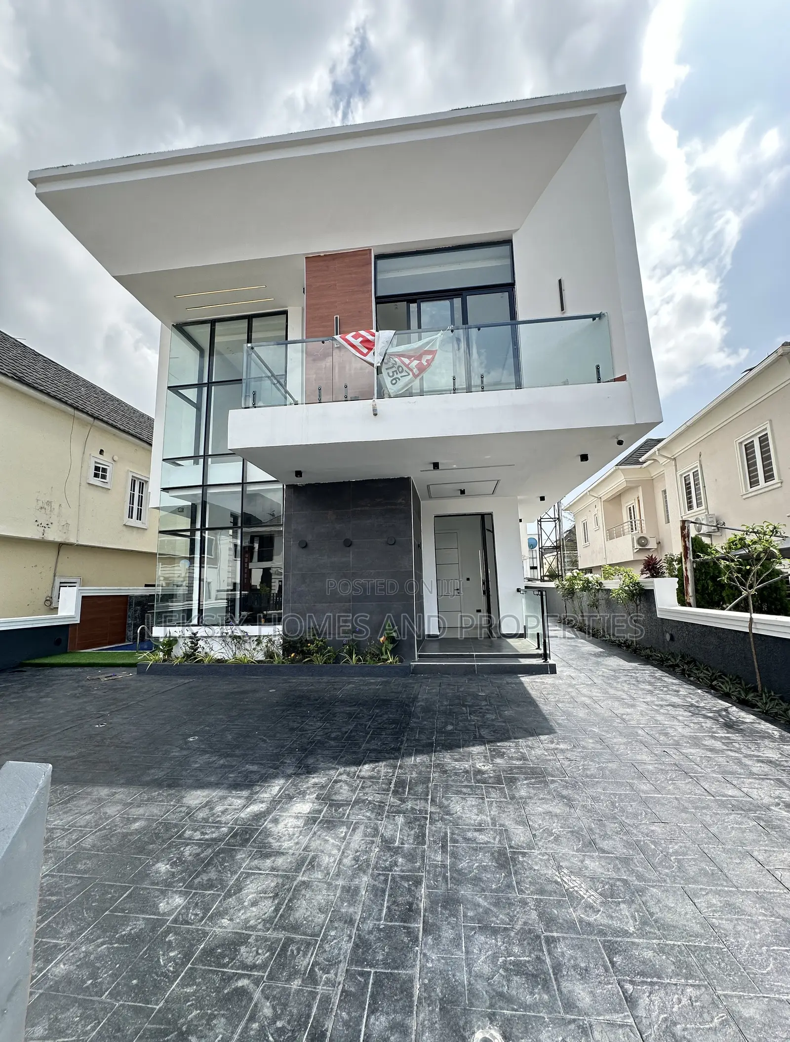 5bdrm Duplex in Megamound, Ikota for sale