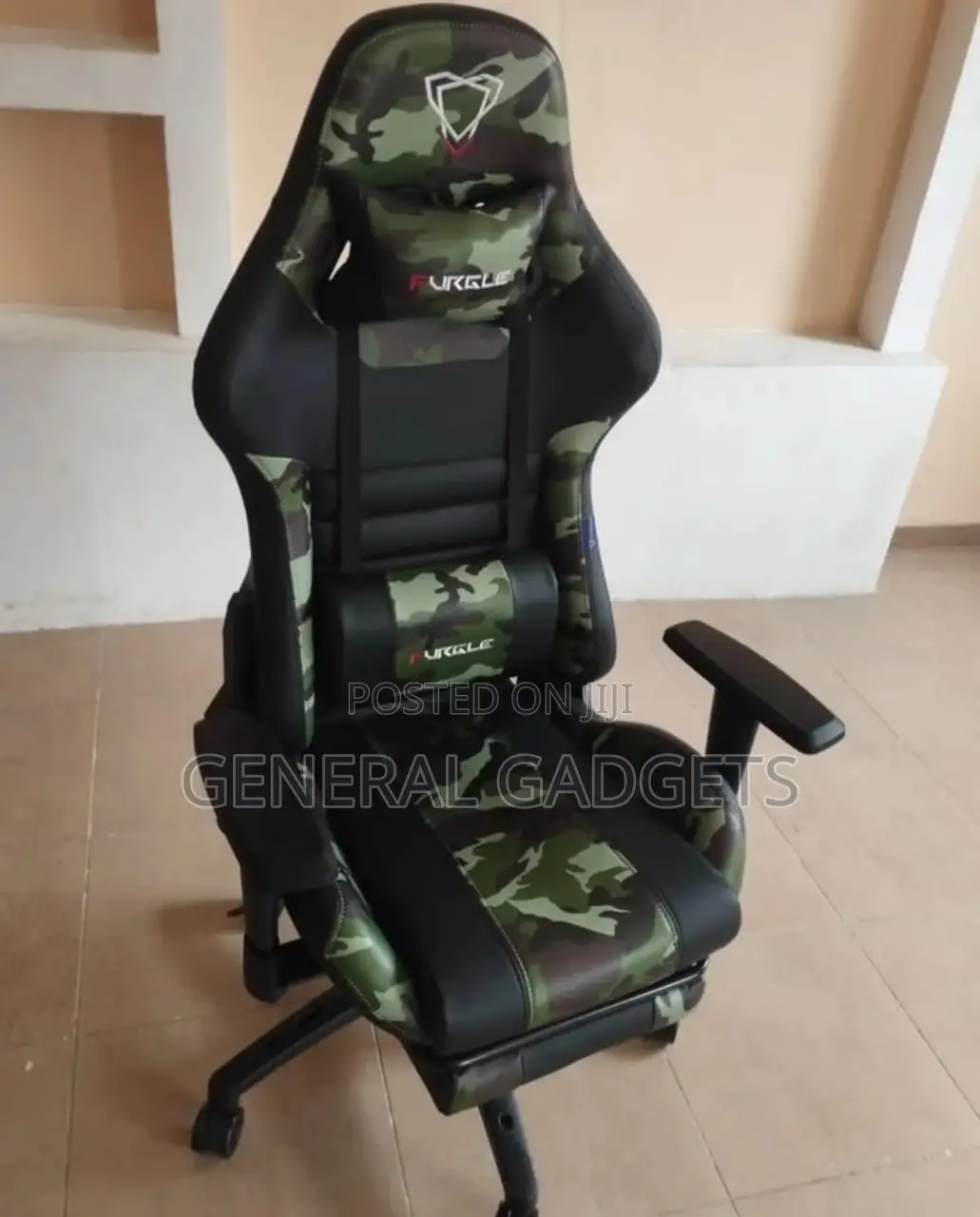 Luxurious Gaming Chair (Full Option With Leg Rest)