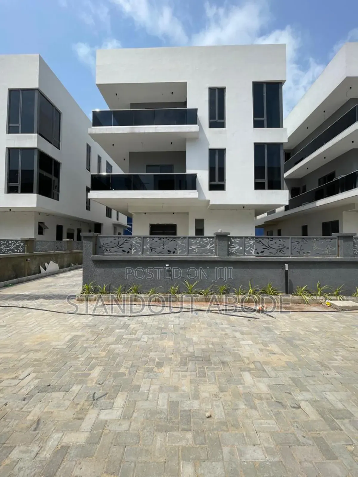 6bdrm Duplex in In An Estate, Ikoyi for sale