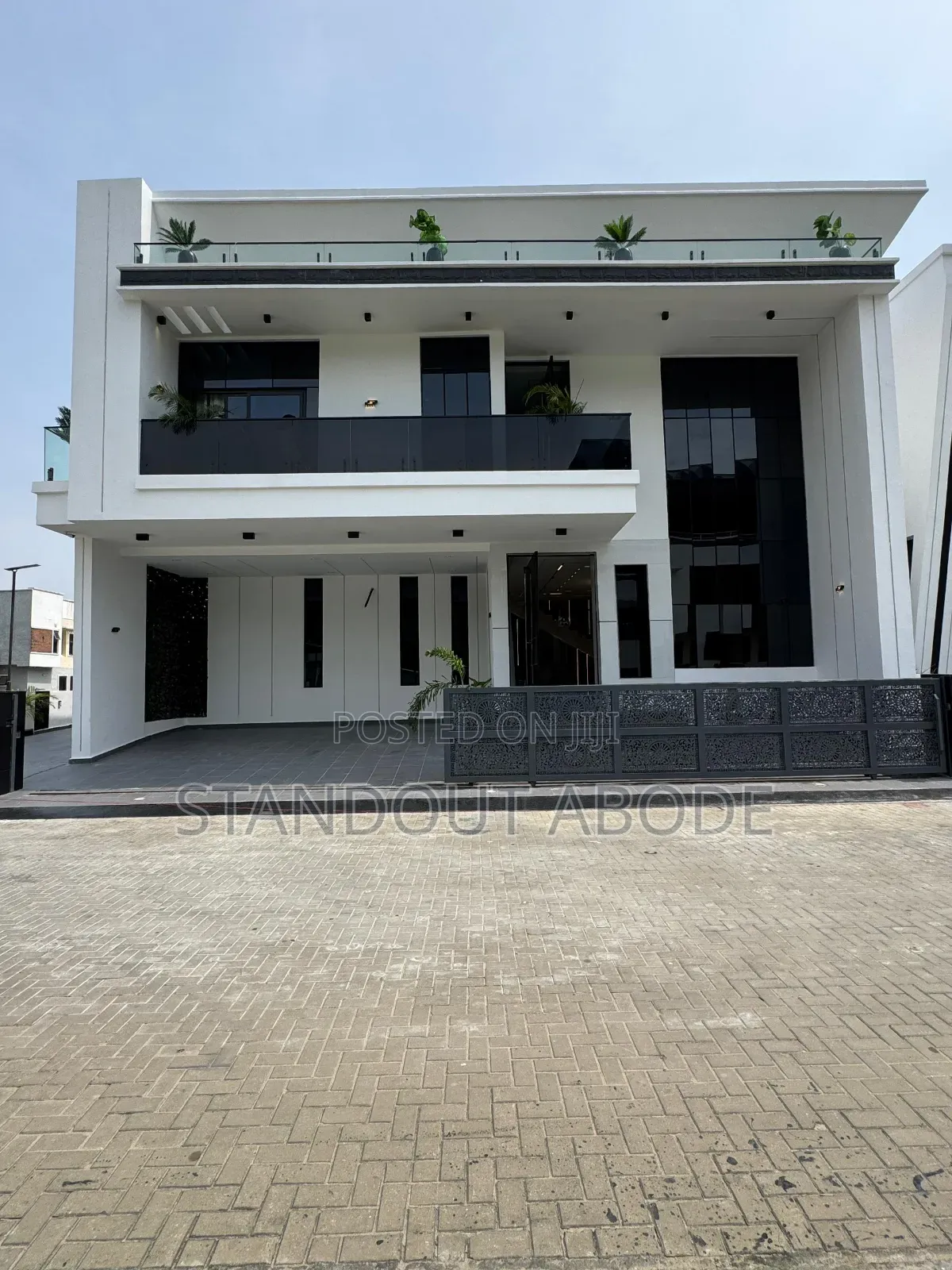 5bdrm Duplex in In An Rst, Chevron for sale