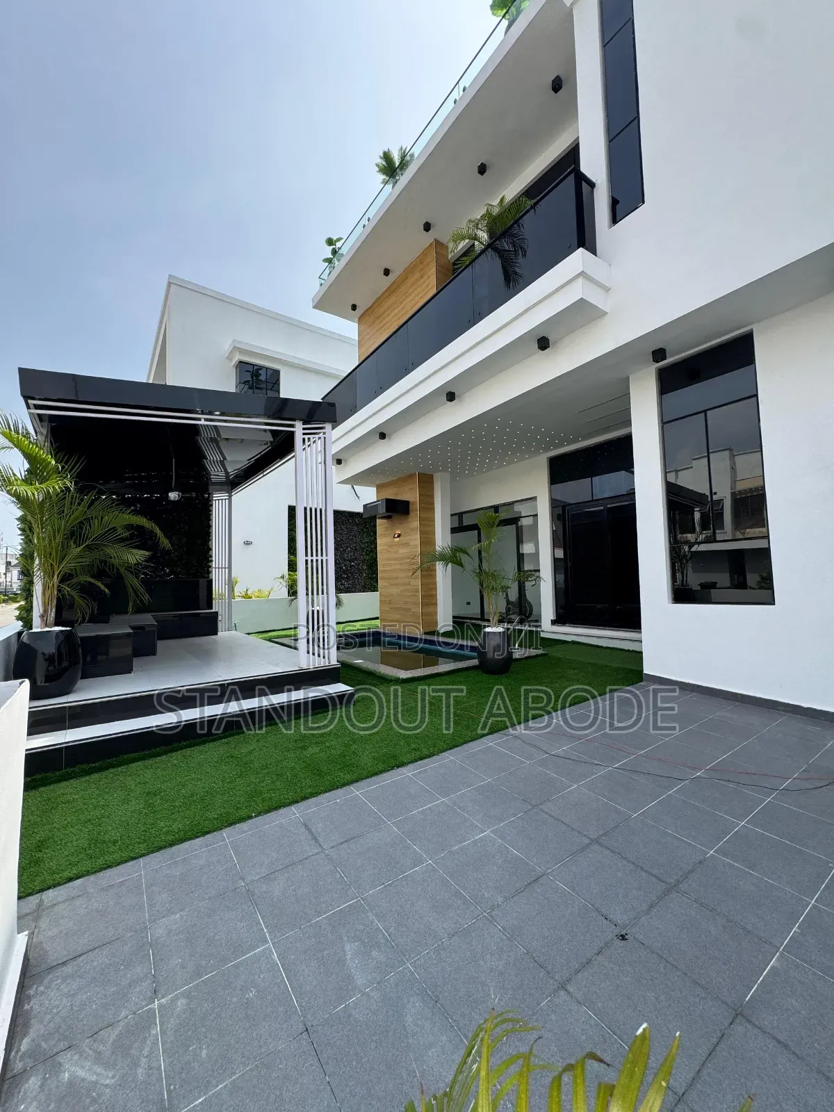 5bdrm Duplex in In An Rst, Chevron for sale