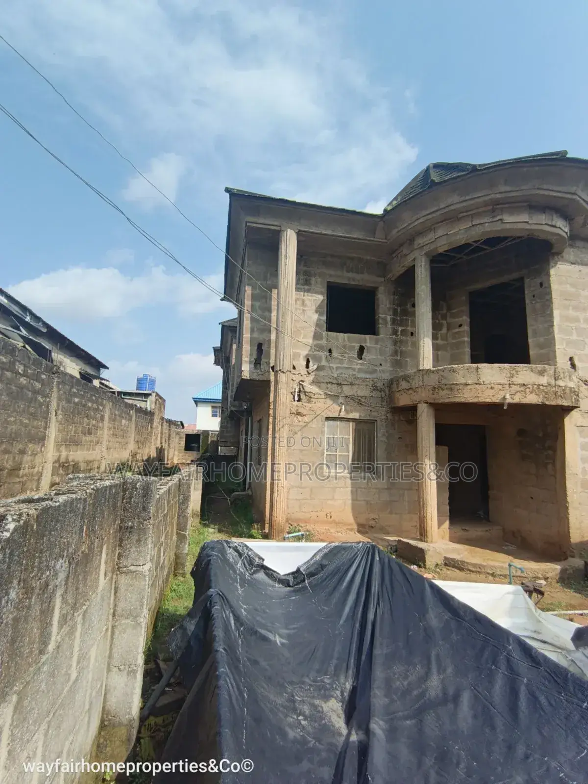 6bdrm Duplex in Valley View Estate, Alimosho for sale
