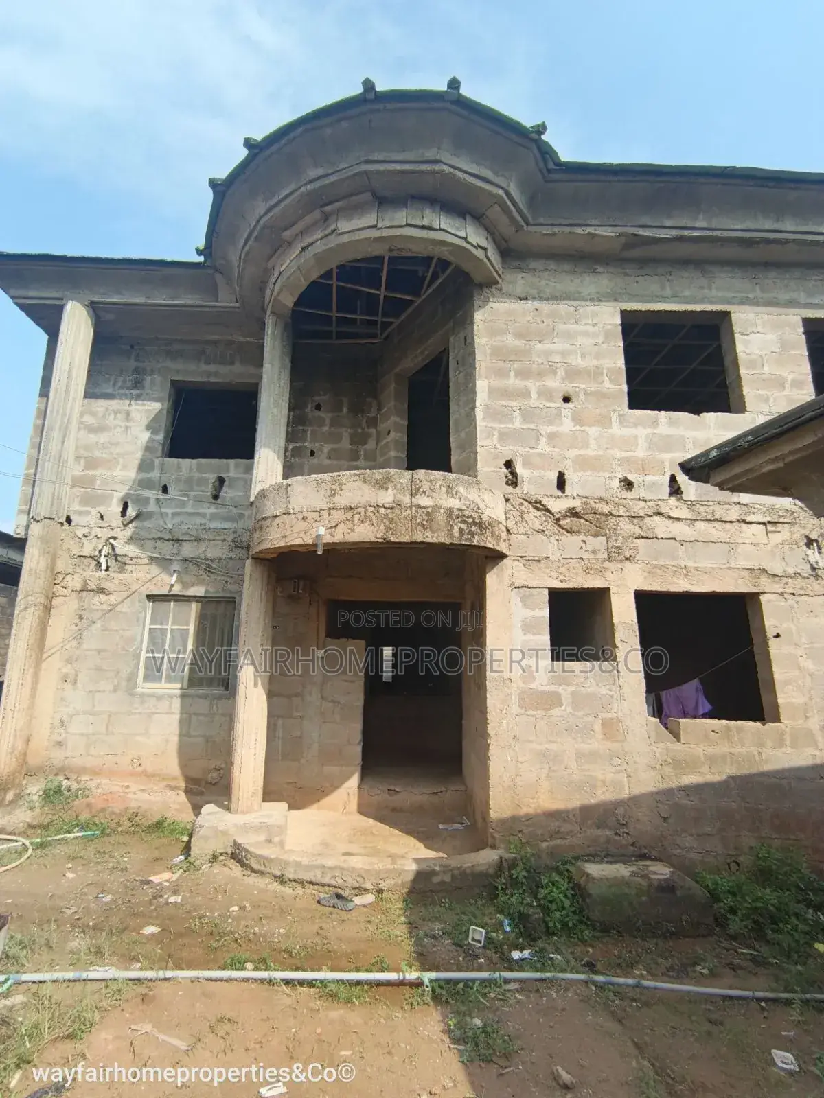 6bdrm Duplex in Valley View Estate, Alimosho for sale