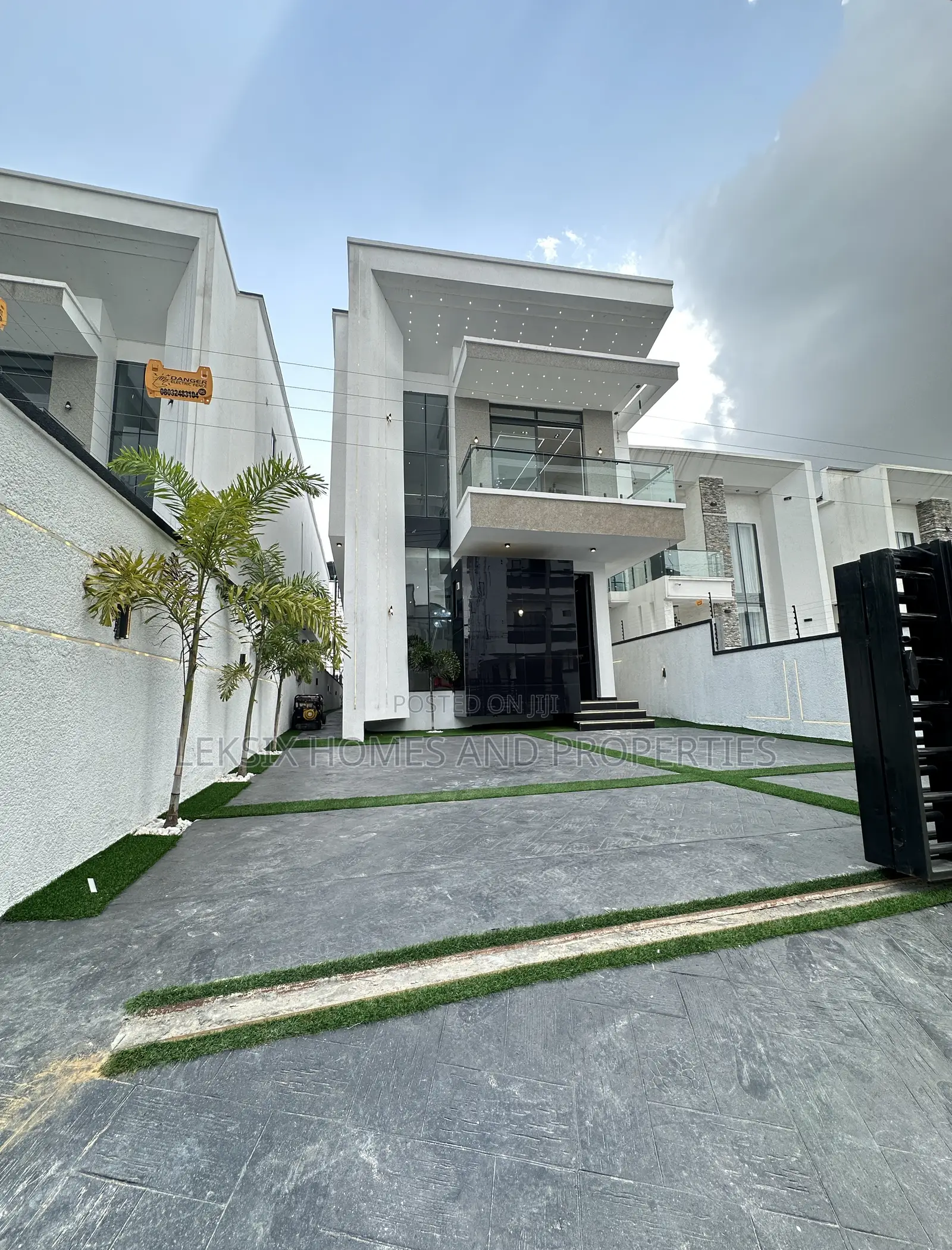 5bdrm Duplex in A Secured Code To, Ado / Ajah for sale