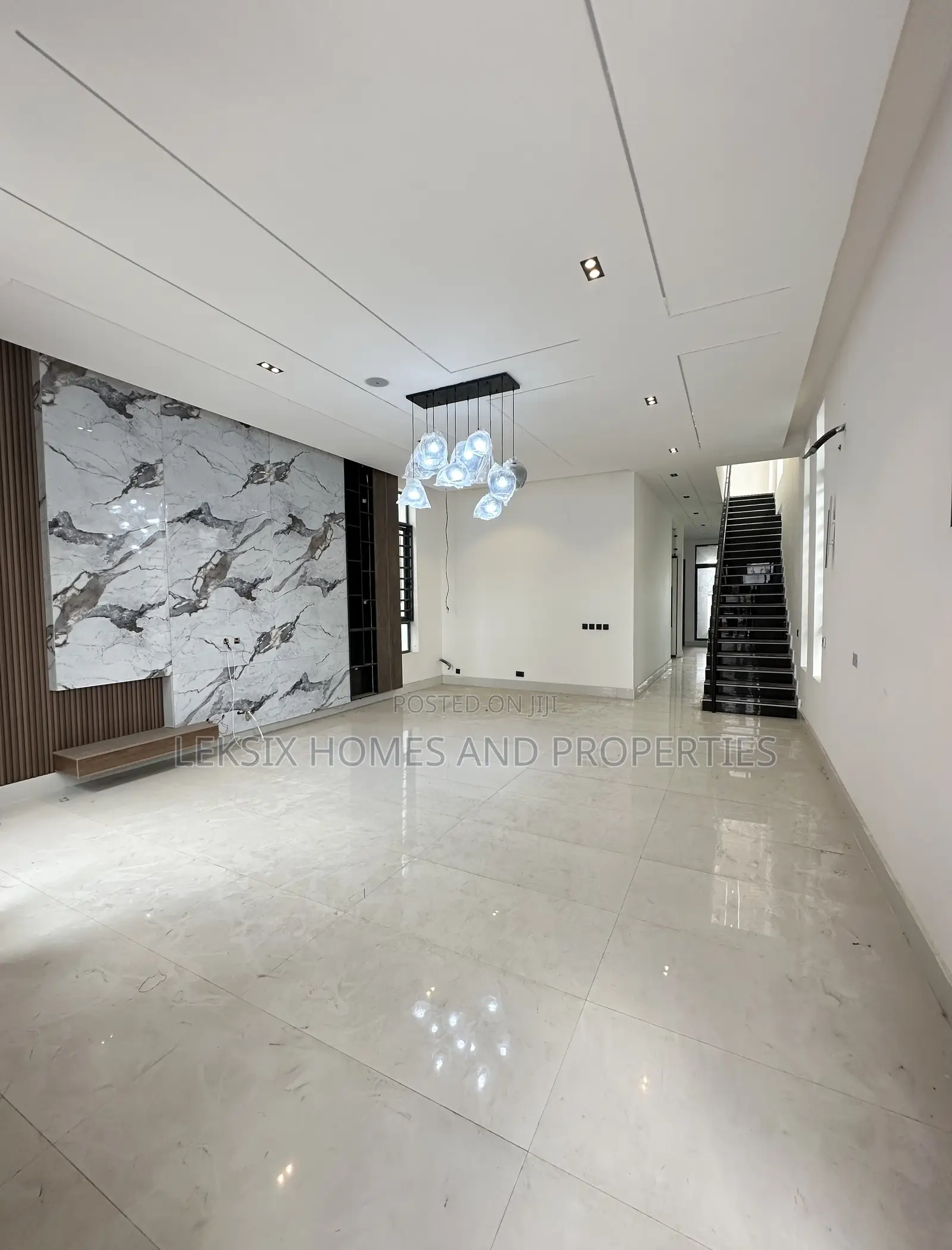 5bdrm Duplex in A Secured Code To, Ado / Ajah for sale