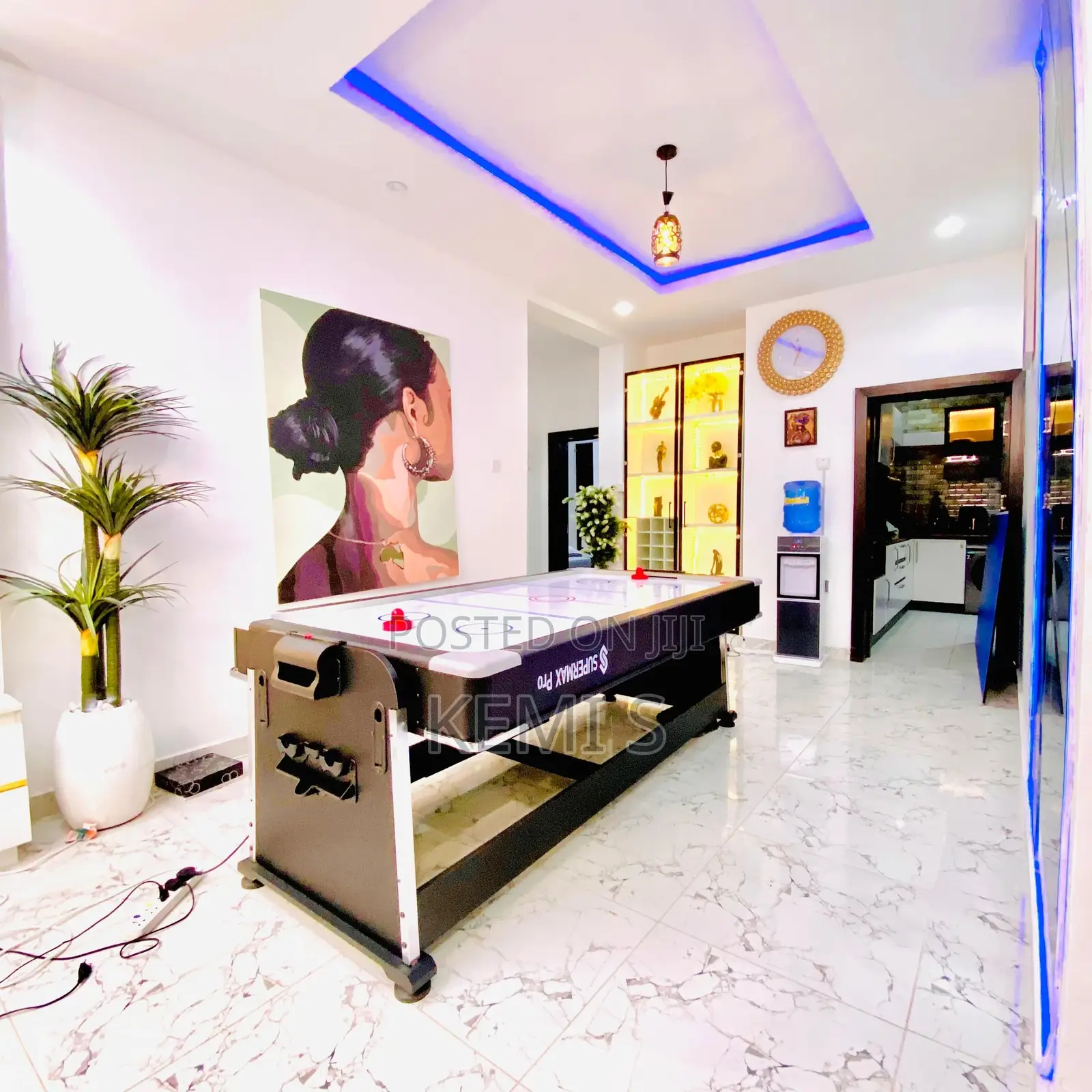 Exquisite 3 Bedroom Flat With Ps5