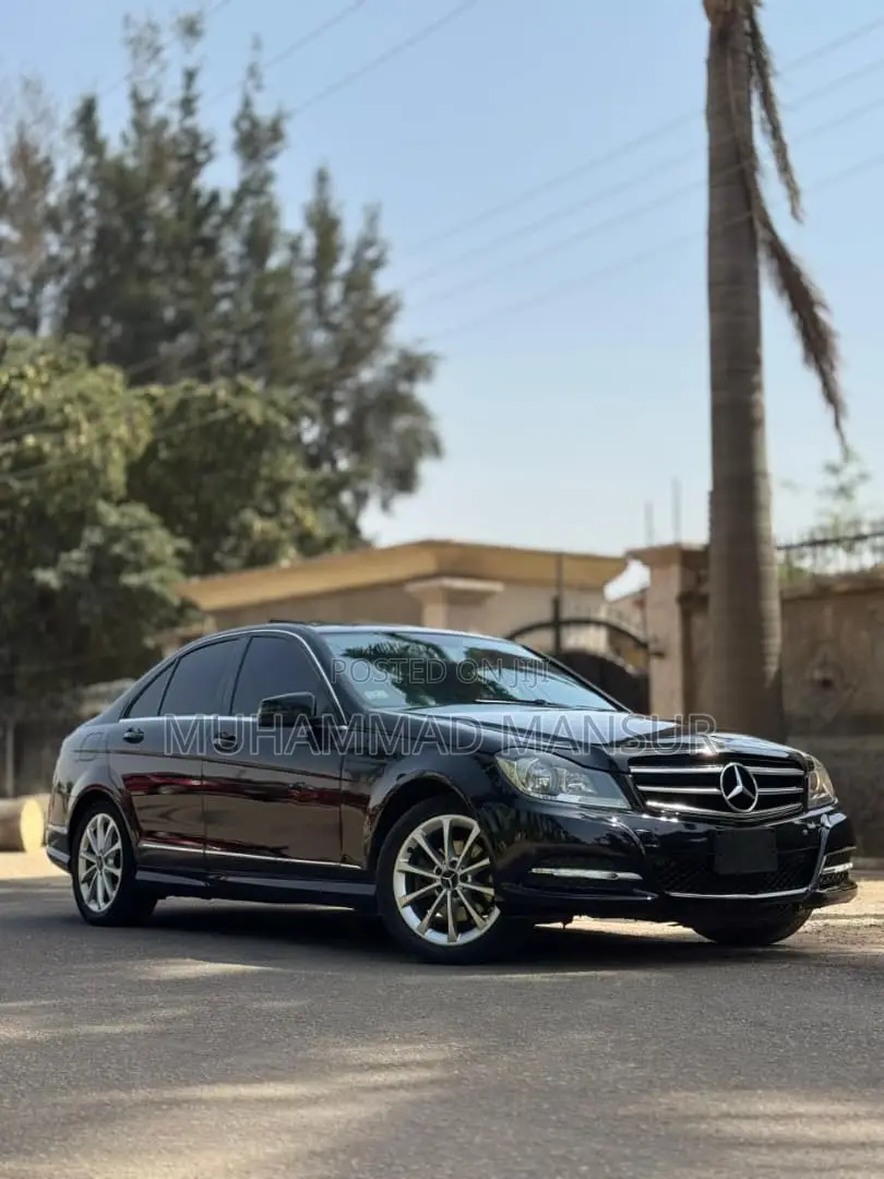 Mercedes-Benz C300 Sport Sedan RWD (3.0L 6cyl 6M) 2011 Black