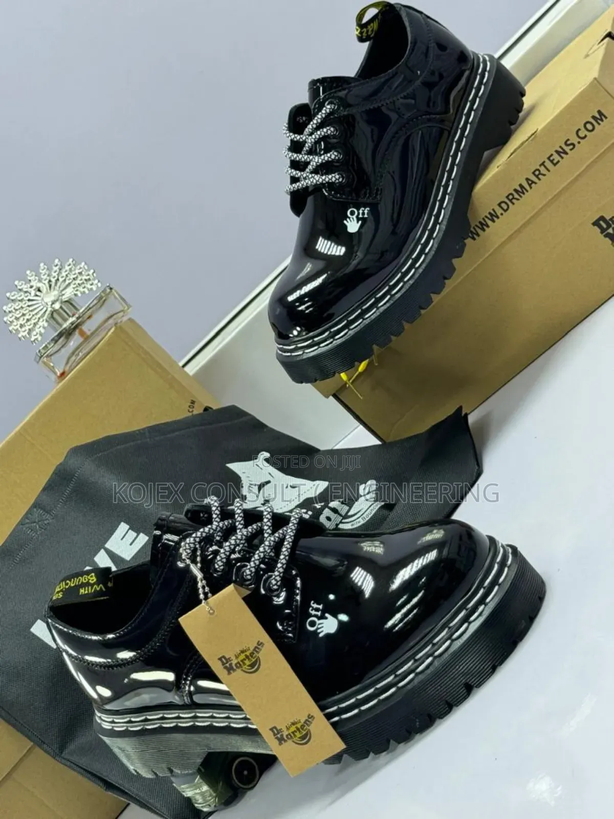 Dr. Airwair Martens (Transparent Sole)