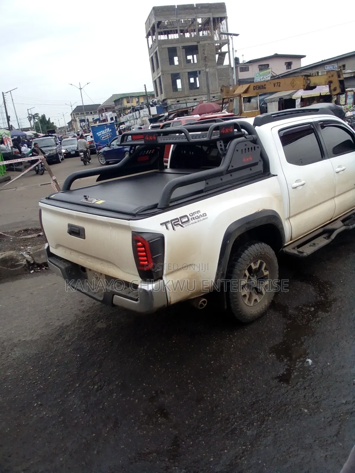  Back Rolling Cover and Rugged Bar for Toyota Tacoma