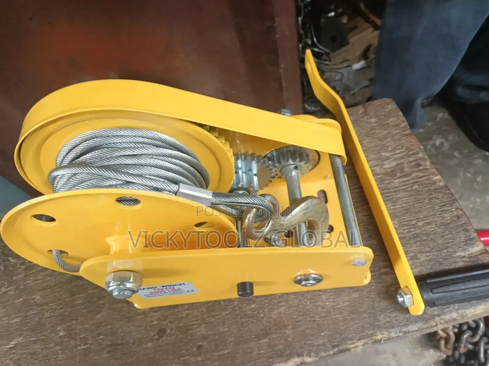 2600lbs Boat Hand Winch With Steel Cable and Hook (1.3ton)