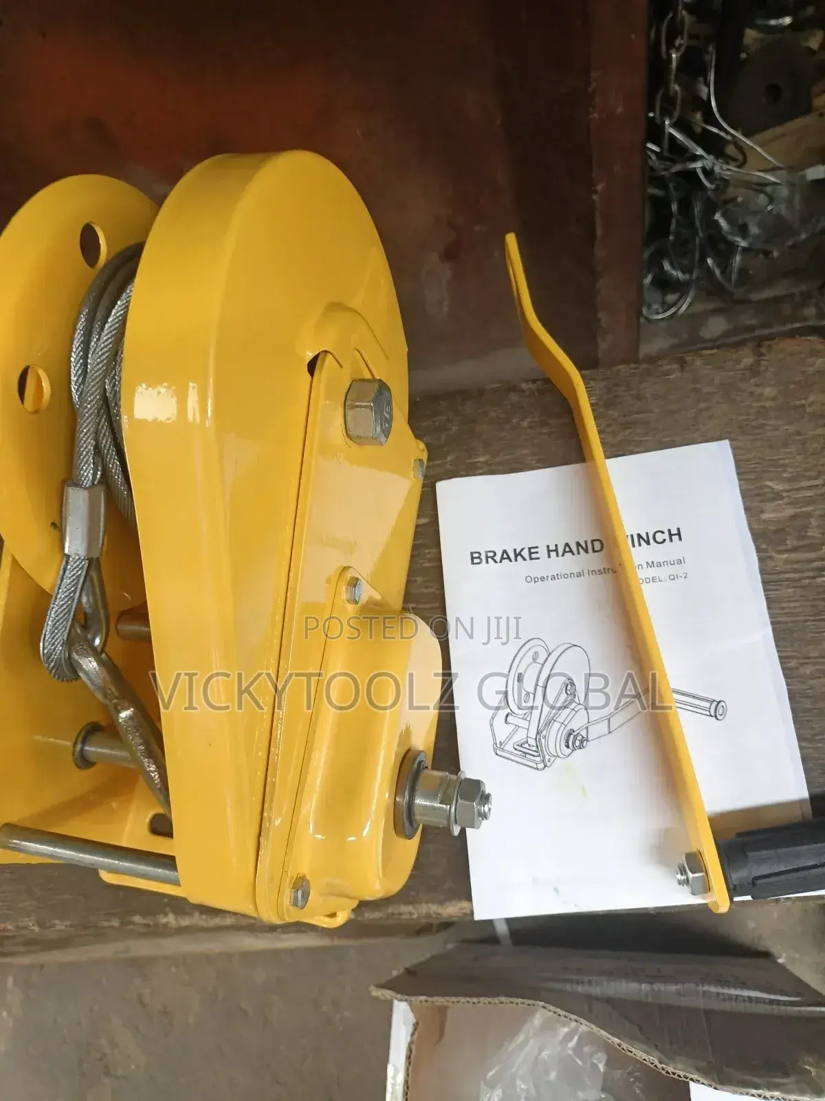 2600lbs Boat Hand Winch With Steel Cable and Hook (1.3ton)