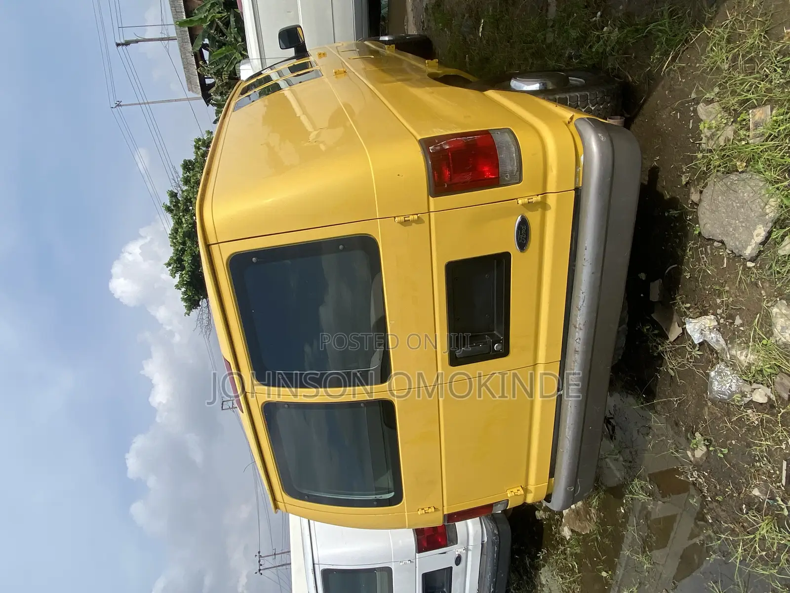 Ford E250 2002 Yellow
