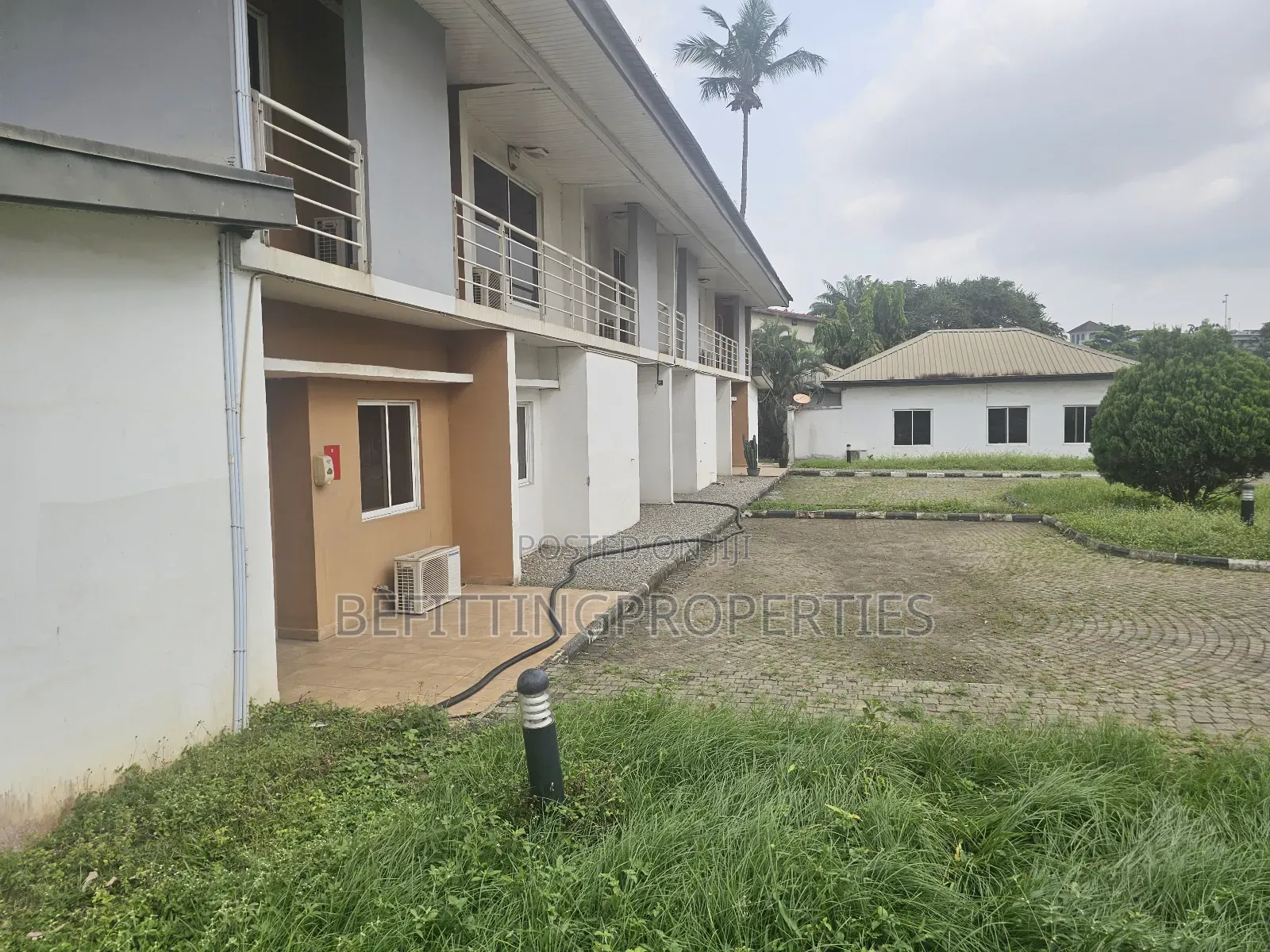 4bdrm Townhouse / Terrace in Ikeja GRA for rent