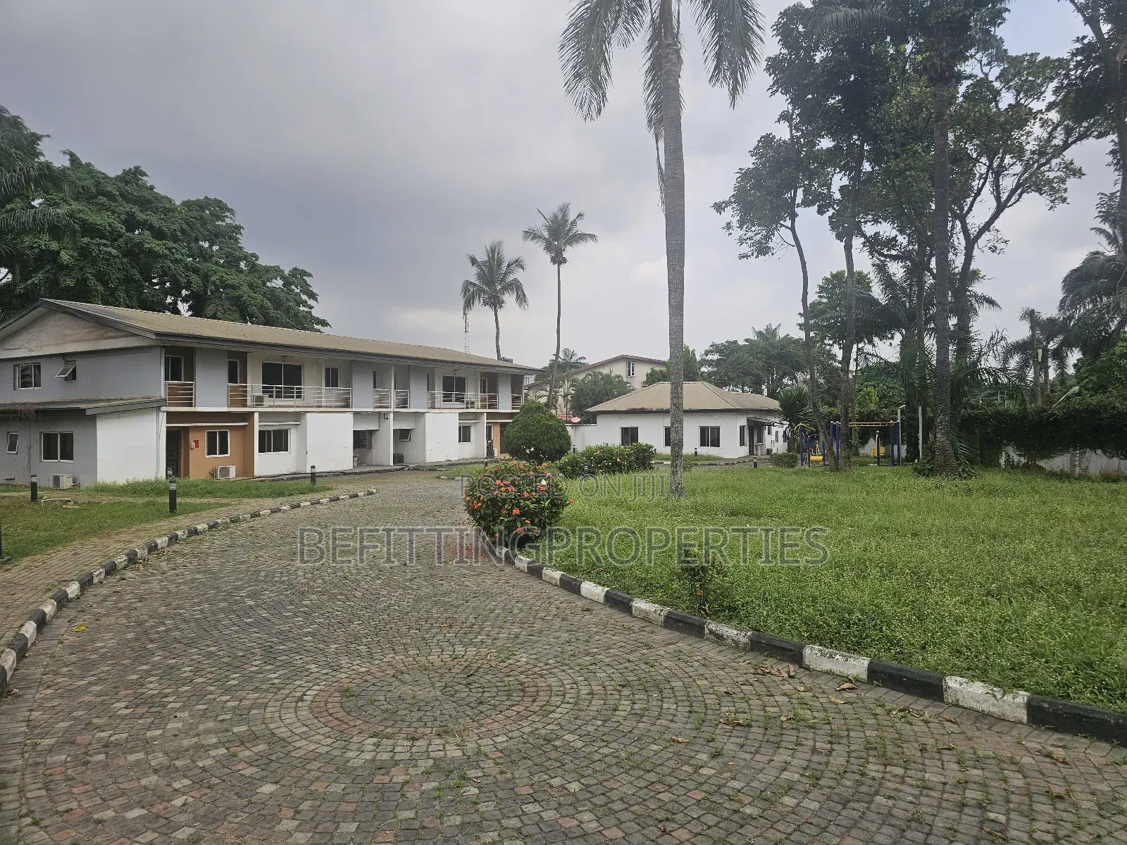 4bdrm Townhouse / Terrace in Ikeja GRA for rent