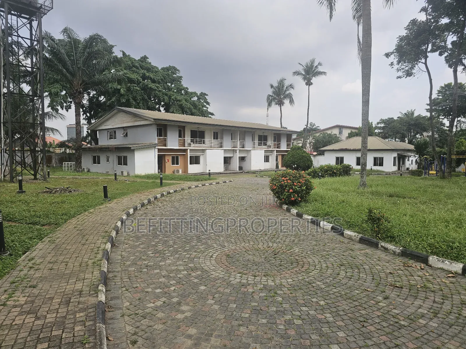4bdrm Townhouse / Terrace in Ikeja GRA for rent