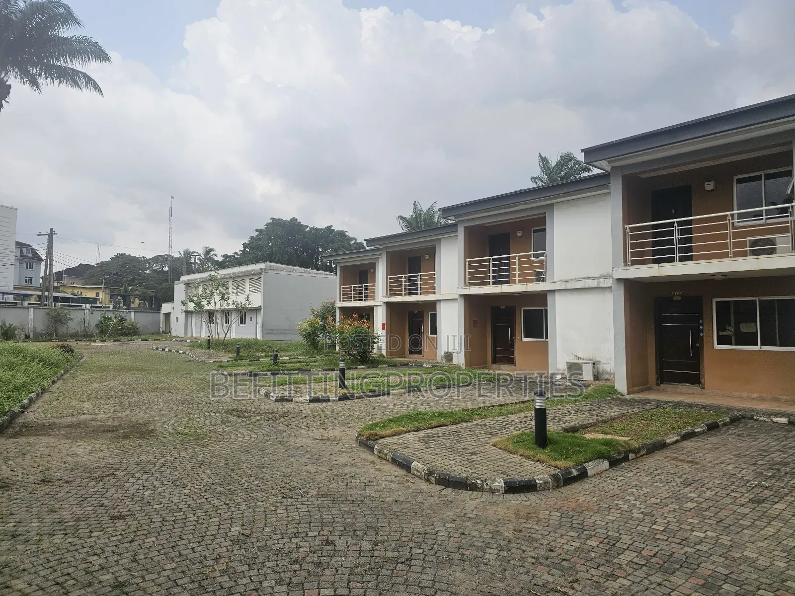 4bdrm Townhouse / Terrace in Ikeja GRA for rent
