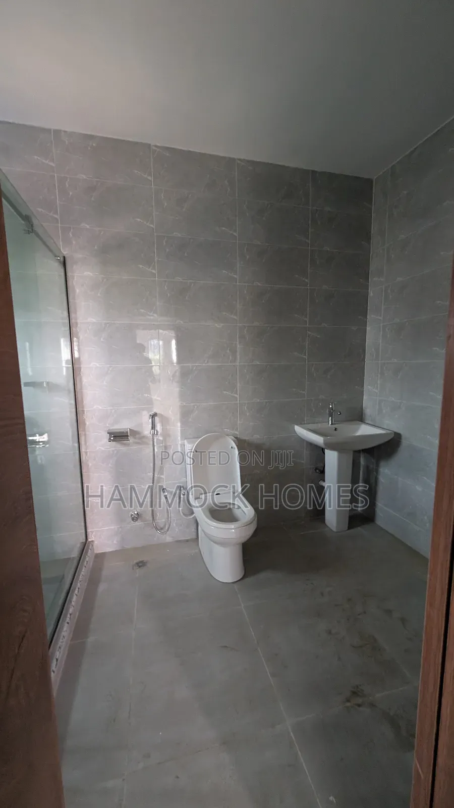 4bdrm Duplex in Carton Gate Estate, Akobo for rent