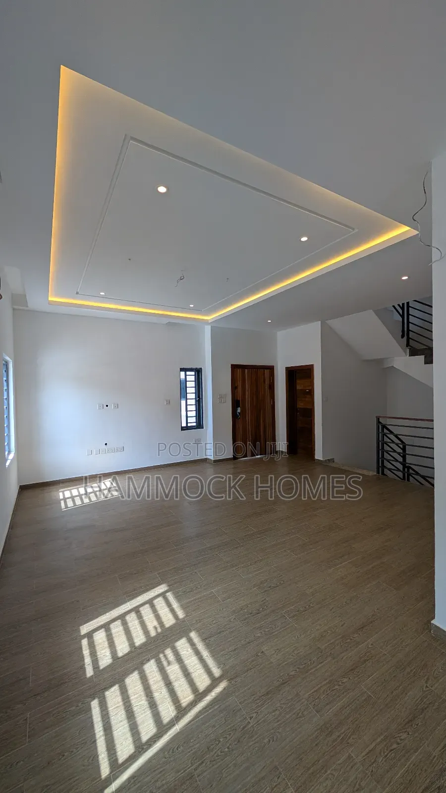 5bdrm Penthouse in Kolapo Ishola Gra, Akobo for sale