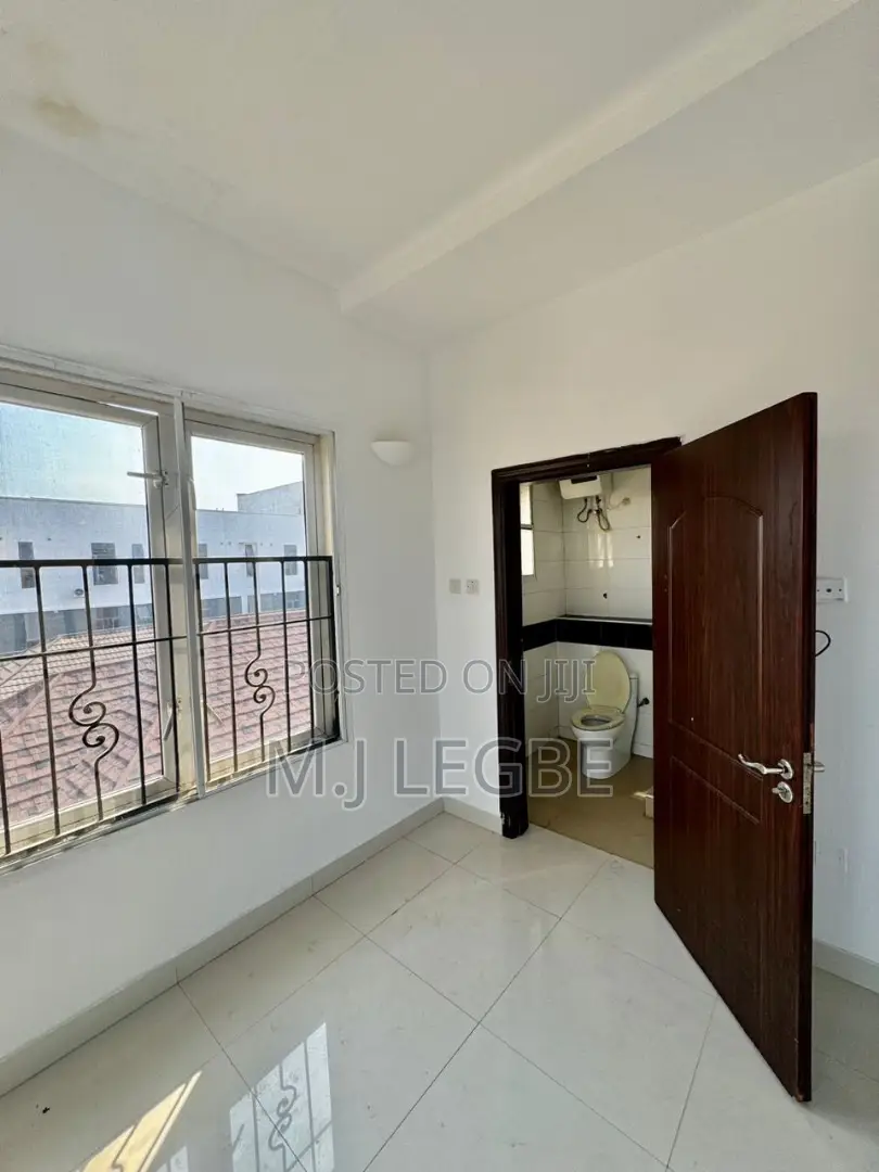 3bdrm Penthouse in Phase 1 for rent