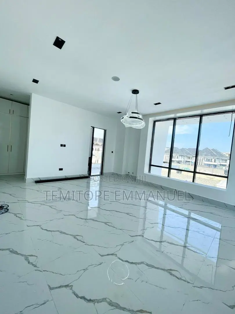 Furnished 5bdrm Duplex in Lekki Phase 1 for sale