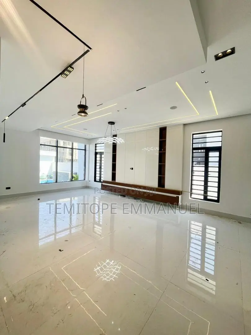Furnished 5bdrm Duplex in Lekki Phase 1 for sale