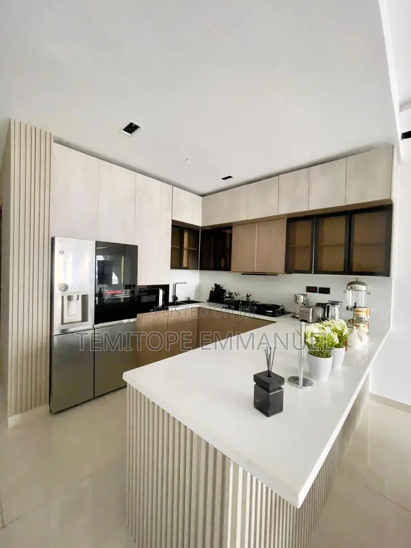 Furnished 2bdrm Apartment in Lekki Phase 1 for sale