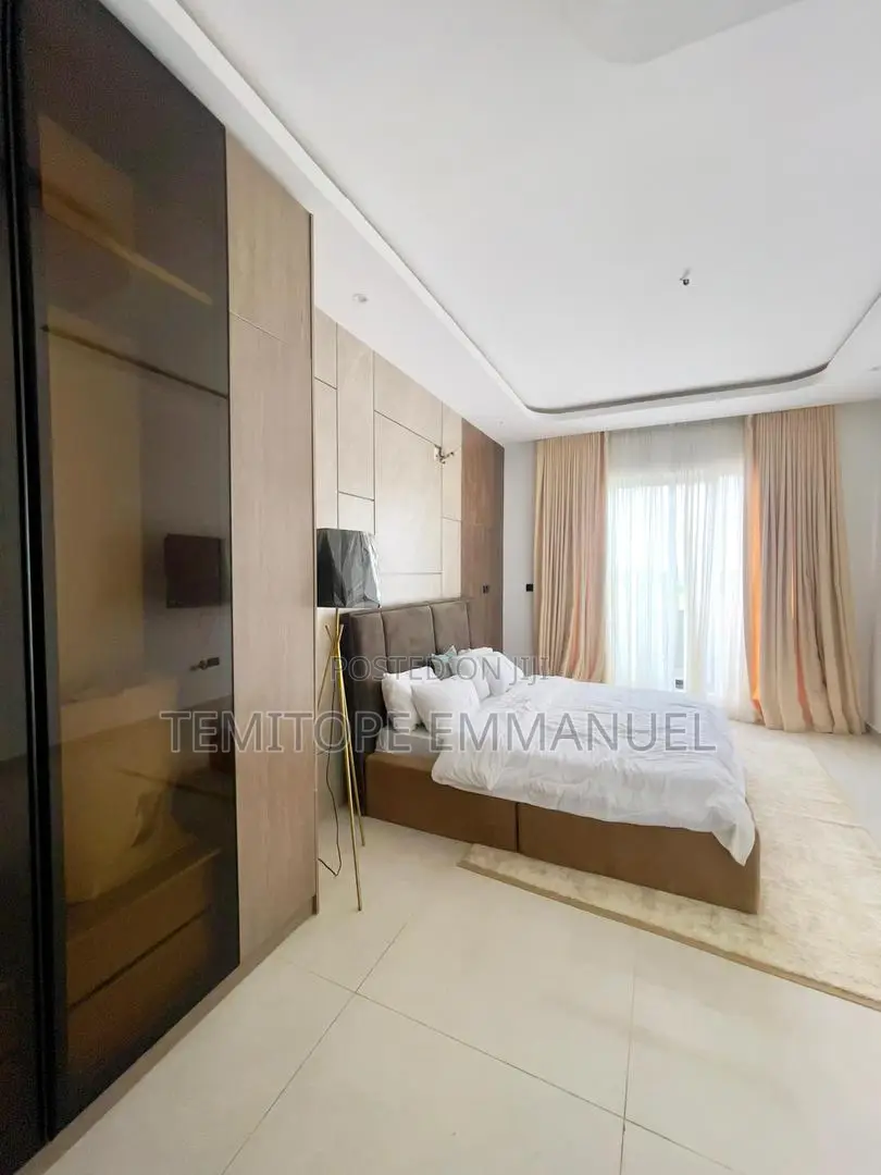 Furnished 2bdrm Apartment in Lekki Phase 1 for sale