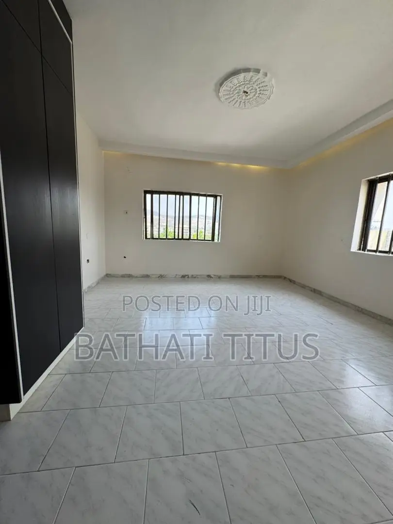 3bdrm Block of Flats in Maitama for rent