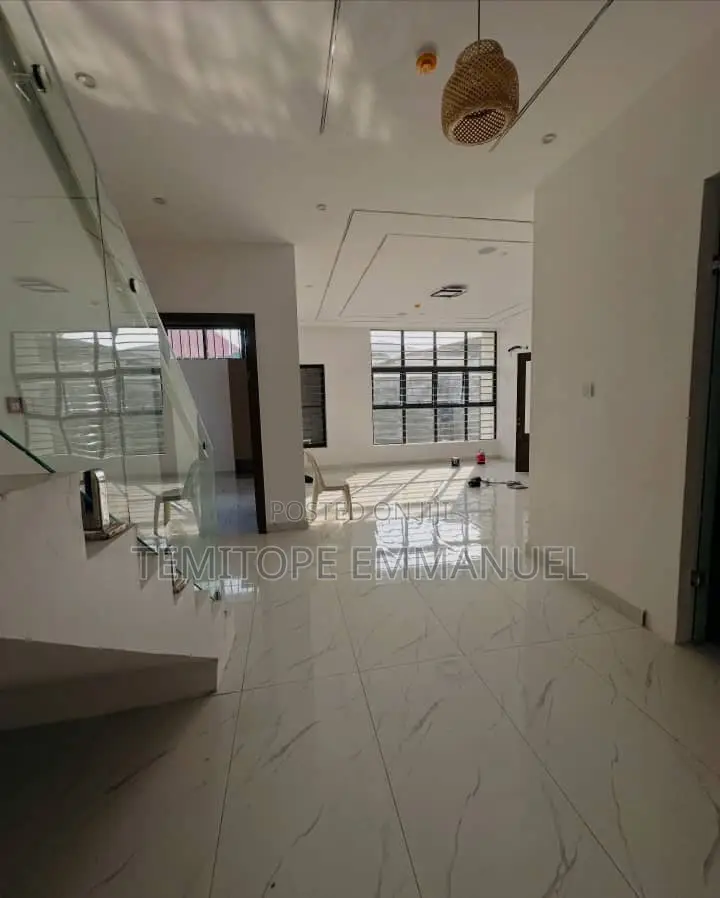 Furnished 4bdrm Duplex in Magodo Phase 1 for sale