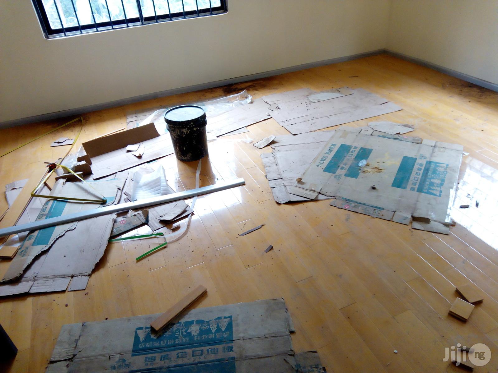 Wooden Flooring Laminated Vinyl Tiles