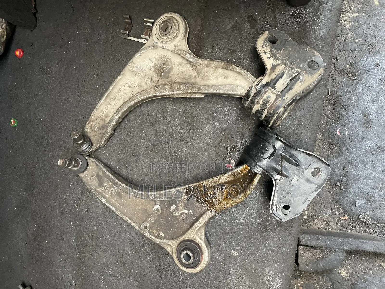 Ford Edge 2017 Lower Arm