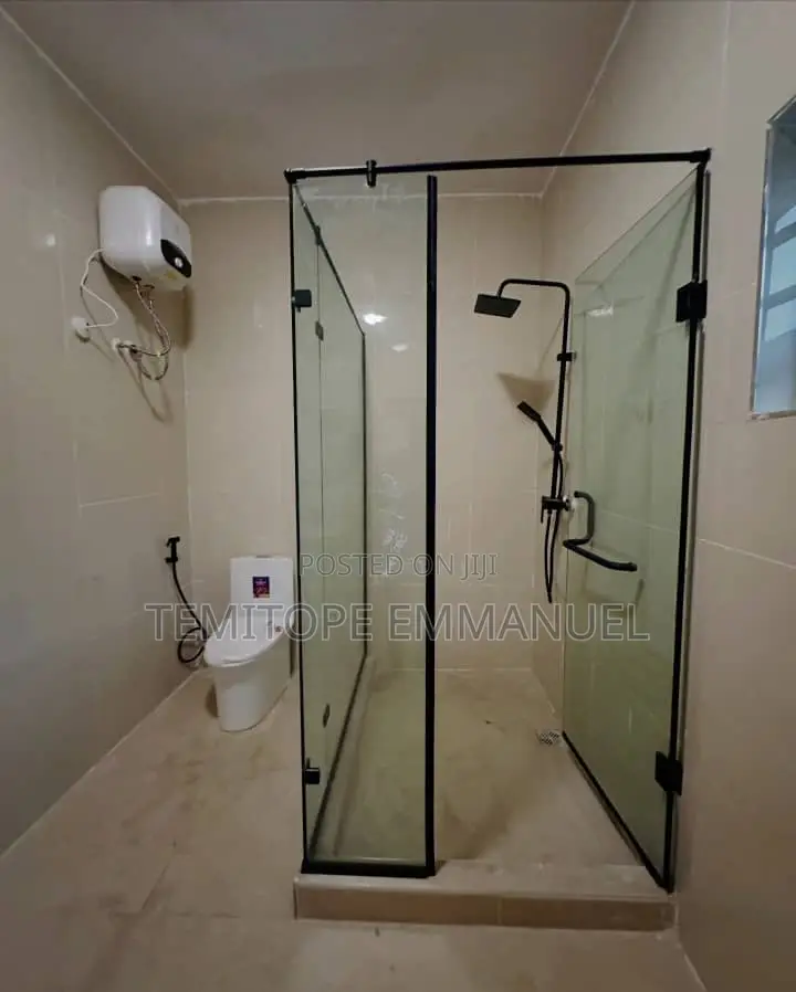 Furnished 7bdrm Duplex in Magodo Phase 2 for sale